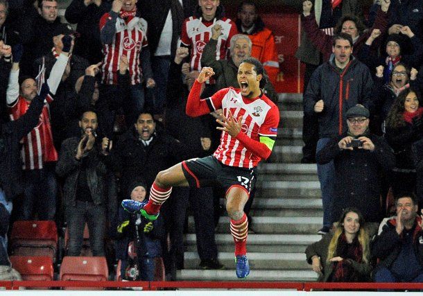 El holandés de 26 años jugará en Anfield