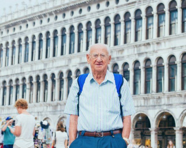 Antonio empezó a viajar a los 97 años y nunca más se detuvo
