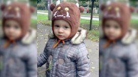 Doble tragedia en Ucrania: un hombre se quitó la vida lanzándose de un edificio y cayó sobre un bebé Doble tragedia en Ucrania: un hombre se quitó la vida lanzándose de un edificio y cayó sobre un bebé