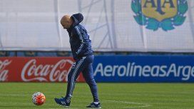 El DT fue a ver la práctica de River bajo la lluvia. El DT fue a ver la práctica de River bajo la lluvia.