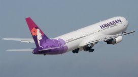 El vuelo partió de Honolulu, Hawaii, hacia el pasado en Auckland, Nueva Zelanda El vuelo partió de Honolulu, Hawaii, hacia el pasado en Auckland, Nueva Zelanda