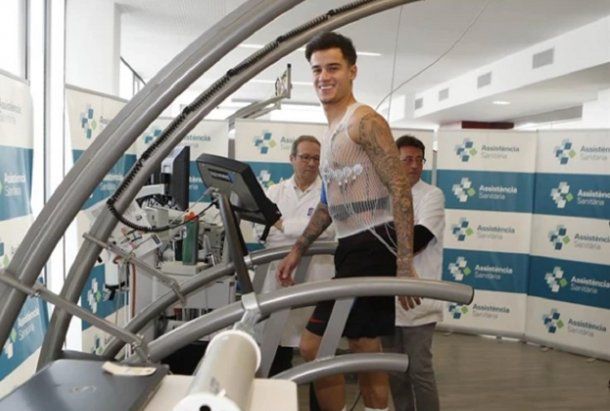 El brasileño sonríe durante sus pruebas médicas