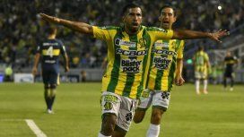 Cristian Chávez celebrando el gol del empate Cristian Chávez celebrando el gol del empate