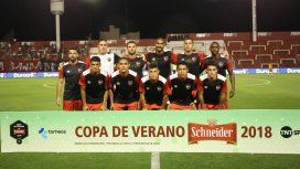 Newells con camiseta de entrenamiento Newells con camiseta de entrenamiento