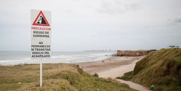 Playa con acantilado - Crédito: 0223