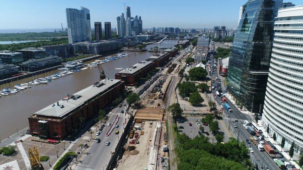 El tránsito pesado deberá desviarse por Costanera Sur.
