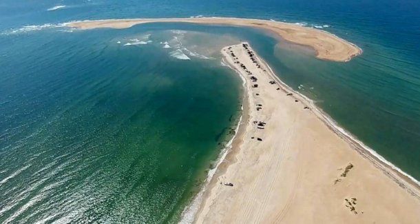 <p>Las fuertes corrientes entre la isla y la costa representan un peligro para las personas</p>