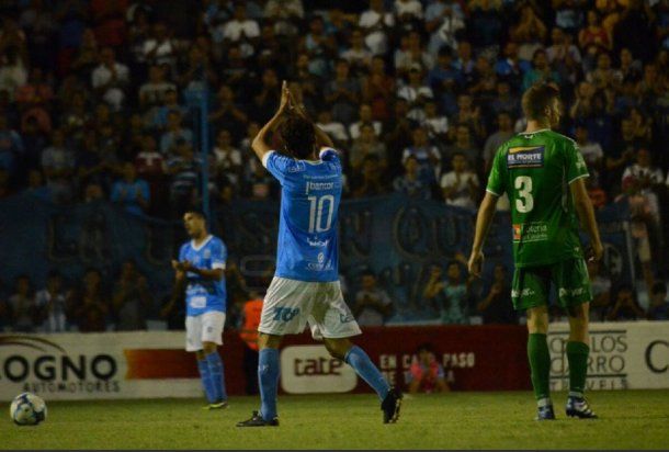 Pablo Aimar saludando a su público<br>