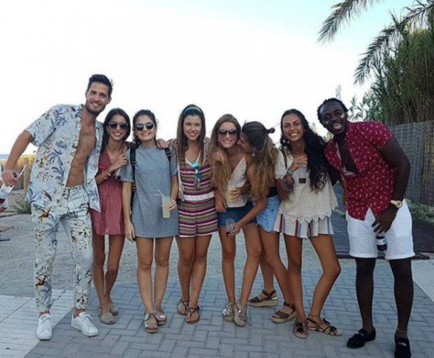 Botto consigue todas las noches un nuevo amor que lo acoja