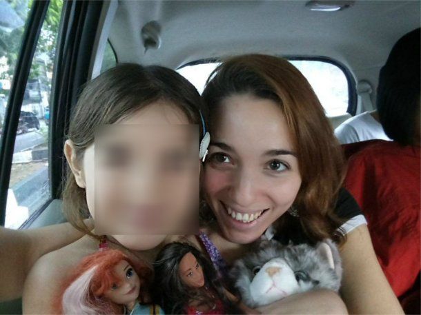 Alum junto a su mamá