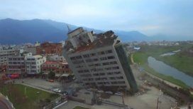 El terremoto de 6,4 grados sacudió la isla y la dejó enclenque El terremoto de 6,4 grados sacudió la isla y la dejó enclenque