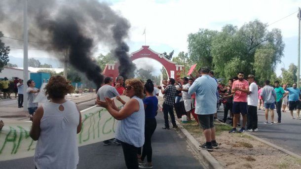 Protesta por la muerte del cadete en La Rioja - Crédito: elindependiente.com.ar
