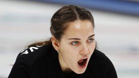 Anastasia Bryzgalov celebra un tiro ganador Anastasia Bryzgalov celebra un tiro ganador