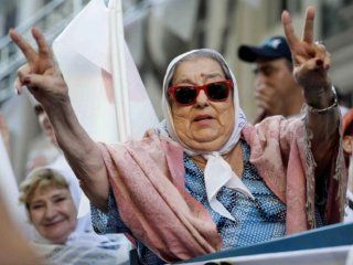 hebe de bonafini, tras el intento de allanamiento en la sede de madres: no nos van a callar hebe de bonafini, tras el intento de allanamiento en la sede de madres: no nos van a callar