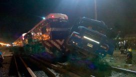 El tren Sarmiento arrolló a un camión y hay servicio limitado El tren Sarmiento arrolló a un camión y hay servicio limitado