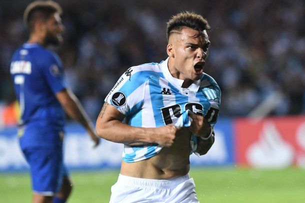 Lautaro Martínez celebra uno de sus goles al Cruzeiro<br>