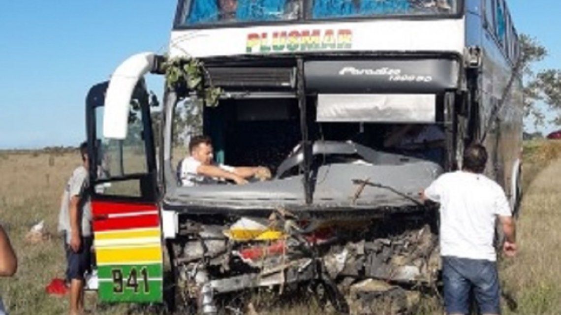 Choque Fatal En Ruta 11 Entre Un Micro Y Un Auto: Al Menos Dos Muertos ...