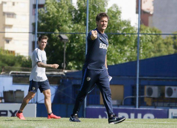 Guillermo Barros Schelotto en la práctica de Boca - Crédito: Facebook Boca