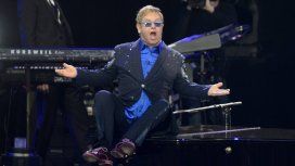 VIDEO: Elton John explotó y dejó el escenario por culpa de un fan toquetón VIDEO: Elton John explotó y dejó el escenario por culpa de un fan toquetón