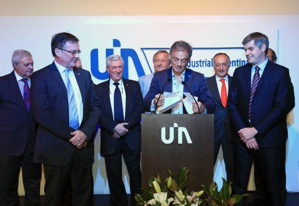 Francisco Cabrera y Marcos Peña recibirán a la UIA<br>