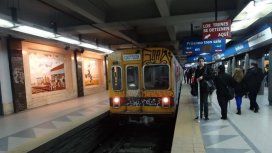 Subte: apertura de molinetes en Constitución de la línea C Subte: apertura de molinetes en Constitución de la línea C