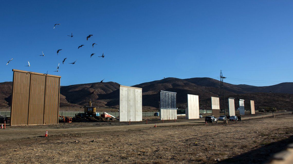 Trump inspeccionará ocho opciones para construir el muro con México