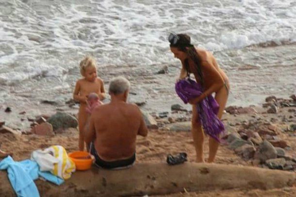 El nacimiento se dio en la playa frente a otros turistas