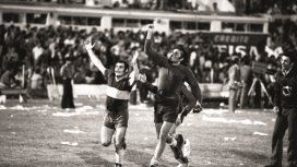 Del gol fantasma del 76 al codificado de hoy: la final de Boca y River Del gol fantasma del 76 al codificado de hoy: la final de Boca y River