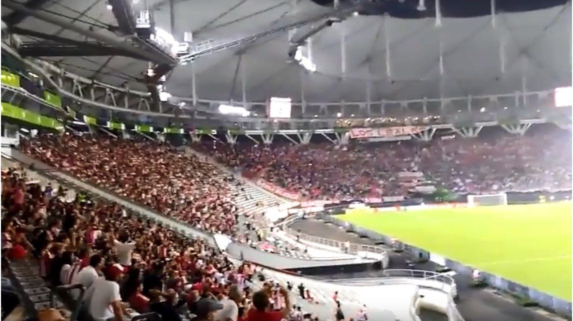VIDEO: Cayó un rayo en el Estadio Único en el partido de Estudiantes por la Libertadores VIDEO: Cayó un rayo en el Estadio Único en el partido de Estudiantes por la Libertadores