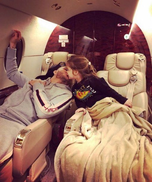 Mauro Icardi en avión privado .- Crédito: Instagram @mauroicardi