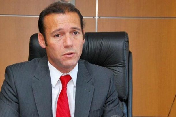 Omar Gutiérrez busca firmar convenio para facturar a Chile las prestaciones de sus ciudadanos en Villa La Angostura.