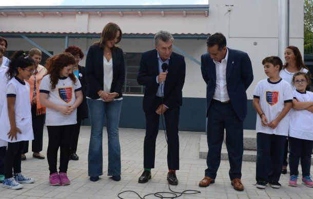 Macri usó medias de diferente color por el Día Mundial del Síndrome de Down<br>