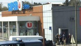 El terrorista tomó de rehenes a varios clientes de un supermercado en Trebes El terrorista tomó de rehenes a varios clientes de un supermercado en Trebes