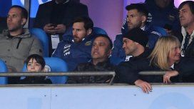 Lionel Messi y Sergio Agüero, ambos lesionados, vieron el partido desde la platea Lionel Messi y Sergio Agüero, ambos lesionados, vieron el partido desde la platea