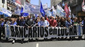 Encabezados por Sergio Palazzo, los bancarios reclaman un aumento por encima de la pauta oficial Encabezados por Sergio Palazzo, los bancarios reclaman un aumento por encima de la pauta oficial
