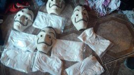 Cayó la banda de la casa de papel: preparaba un golpe con las caretas de la serie Cayó la banda de la casa de papel: preparaba un golpe con las caretas de la serie