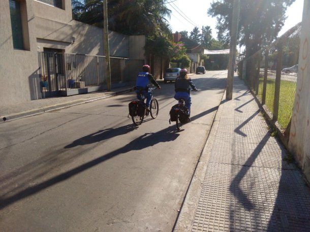 Policías locales patrullan la zona<br>