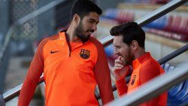 El Barcelona estudia vender a Suárez por ser una influencia negativa sobre Messi El Barcelona estudia vender a Suárez por ser una influencia negativa sobre Messi