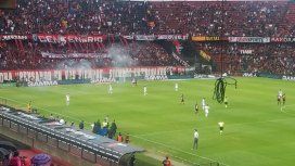 El partido entre Colón y Vélez fue suspendido a los 22 minutos del primer tiempo (@marianomaceiras) El partido entre Colón y Vélez fue suspendido a los 22 minutos del primer tiempo (@marianomaceiras)