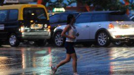 Por la noche se desató una fuerte tormenta en la Ciudad Por la noche se desató una fuerte tormenta en la Ciudad