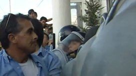 Protesta de colectiveros por la muerte de Leandro Alcaraz Protesta de colectiveros por la muerte de Leandro Alcaraz