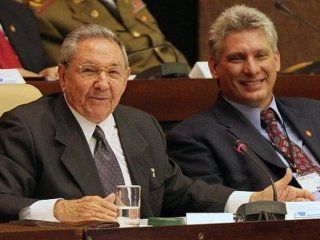 Raúl Castro junto al actual presidente de Cuba, Miguel Díaz-Canel Raúl Castro junto al actual presidente de Cuba, Miguel Díaz-Canel