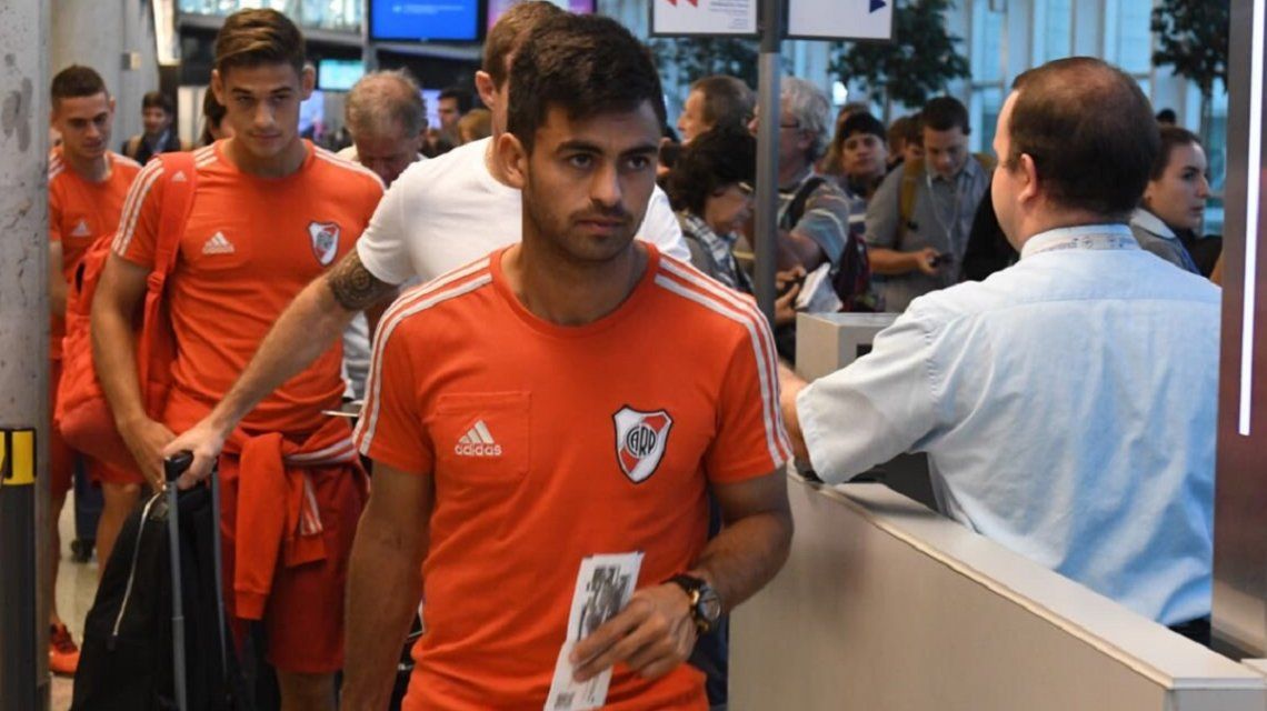 El plantel de River quedó varado en el aeropuerto de Lima