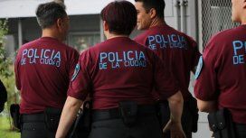 Un agente tenía que cumplir adicional y le pidió a una amiga que lo cubra Un agente tenía que cumplir adicional y le pidió a una amiga que lo cubra