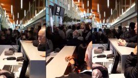 Caos en Ezeiza por la cancelación y demoras de vuelos: más de 300 personas varadas Caos en Ezeiza por la cancelación y demoras de vuelos: más de 300 personas varadas