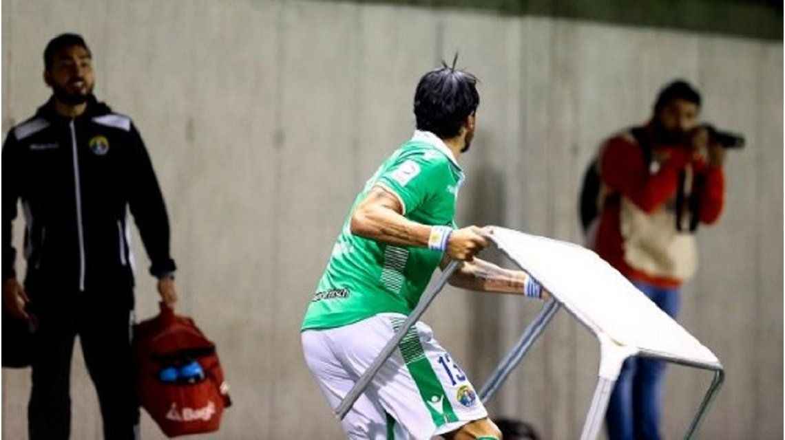 Abreu agrediÃ³ a hinchas deÂ Audax - CrÃ©dito:Â XpressmediaÂ 