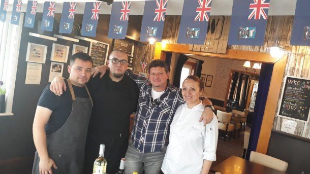 <p>Pablo Barrio, en un restaurante kelper</p>