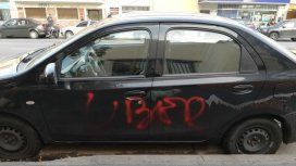 Destrozaron dos autos creyendo que trabajaban con Uber: eran remises Destrozaron dos autos creyendo que trabajaban con Uber: eran remises