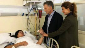 Mauricio Macri y su mujer, Juliana Awada, visitaron a la sargento Rocío Villarreal en la Clínica Fitz Roy Mauricio Macri y su mujer, Juliana Awada, visitaron a la sargento Rocío Villarreal en la Clínica Fitz Roy