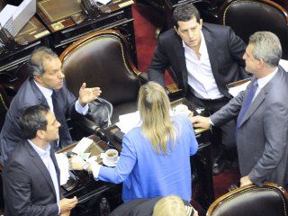 Juan Cabandié, Daniel Scioli, Wado de Pedro, Agustín Rossi y Cristina Álvarez Rodríguez Juan Cabandié, Daniel Scioli, Wado de Pedro, Agustín Rossi y Cristina Álvarez Rodríguez
